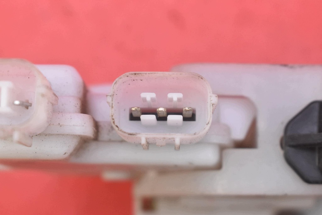 lock door left front front EU HONDA ACCORD 7 VII KOMBI 02-06