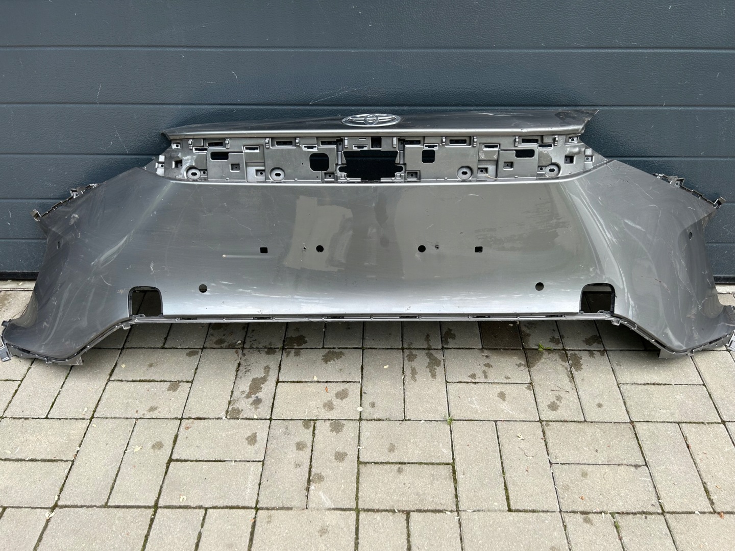 Toyota BEV nárazník předek přední