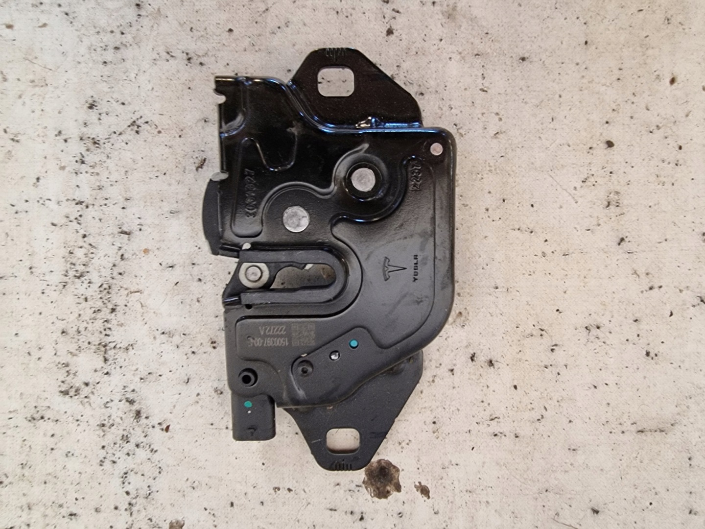 TESLA MODEL 3/Y bonnet latch lock RYGIEL 1500397-00-E