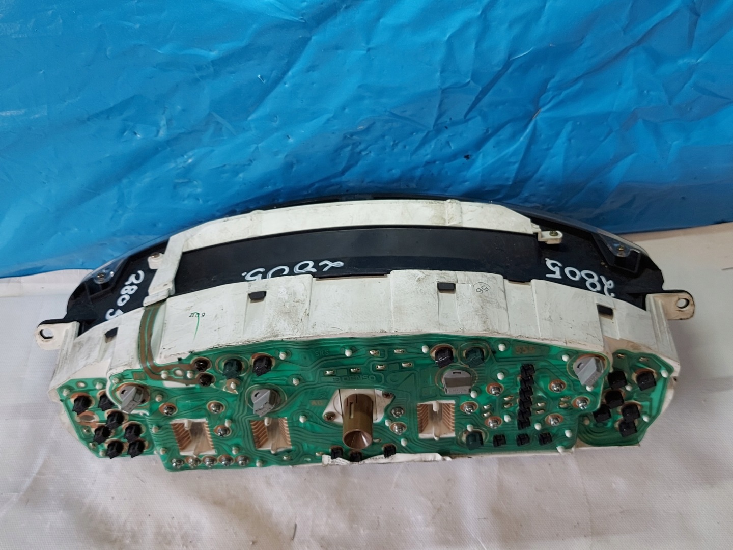 dials clock MITSUBISHI SIGMA F10 3.0 B MB879687