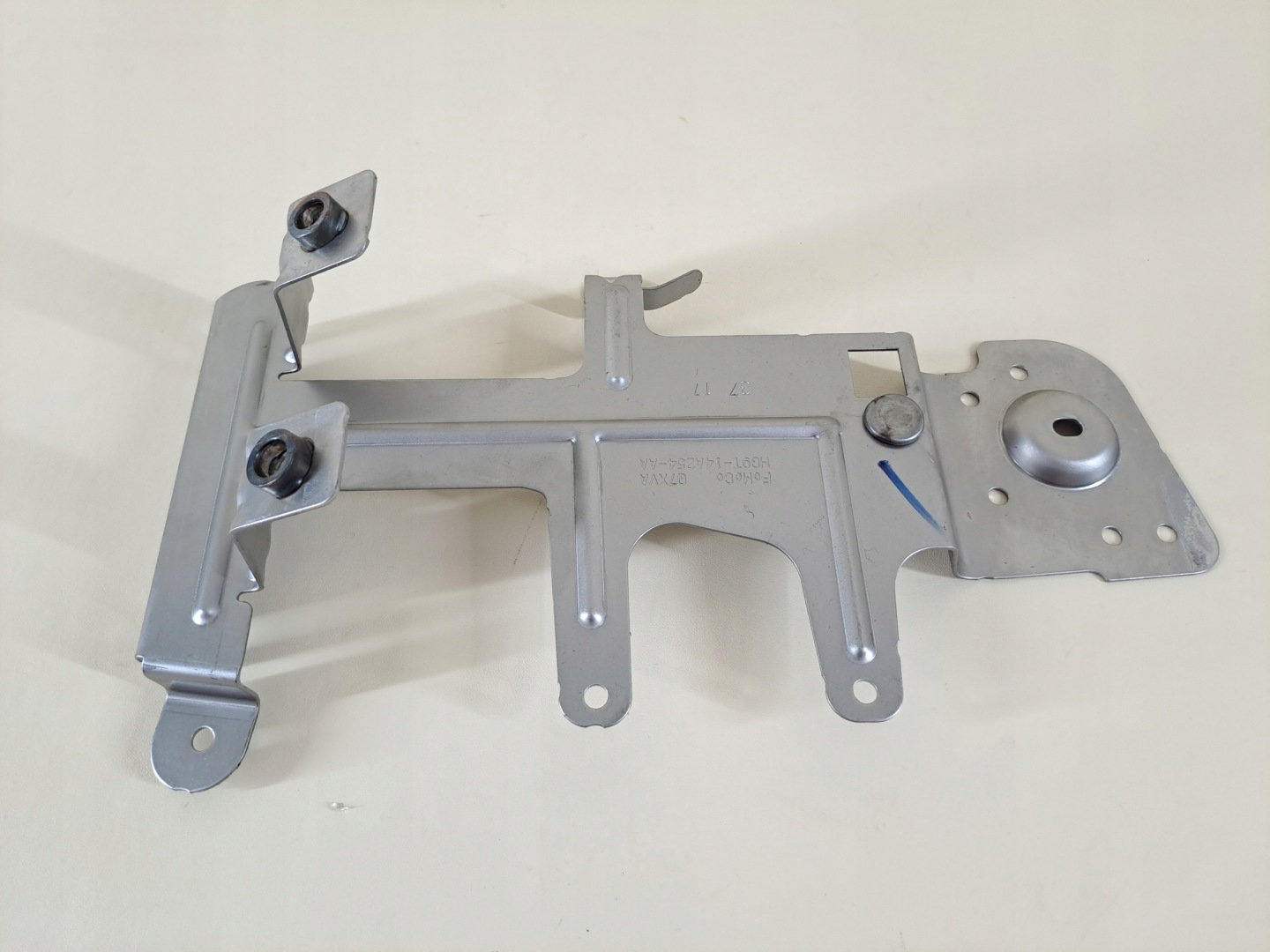 console holder bracket MODULU STEROWNIKA BCM FORD MONDEO V MK5 17r