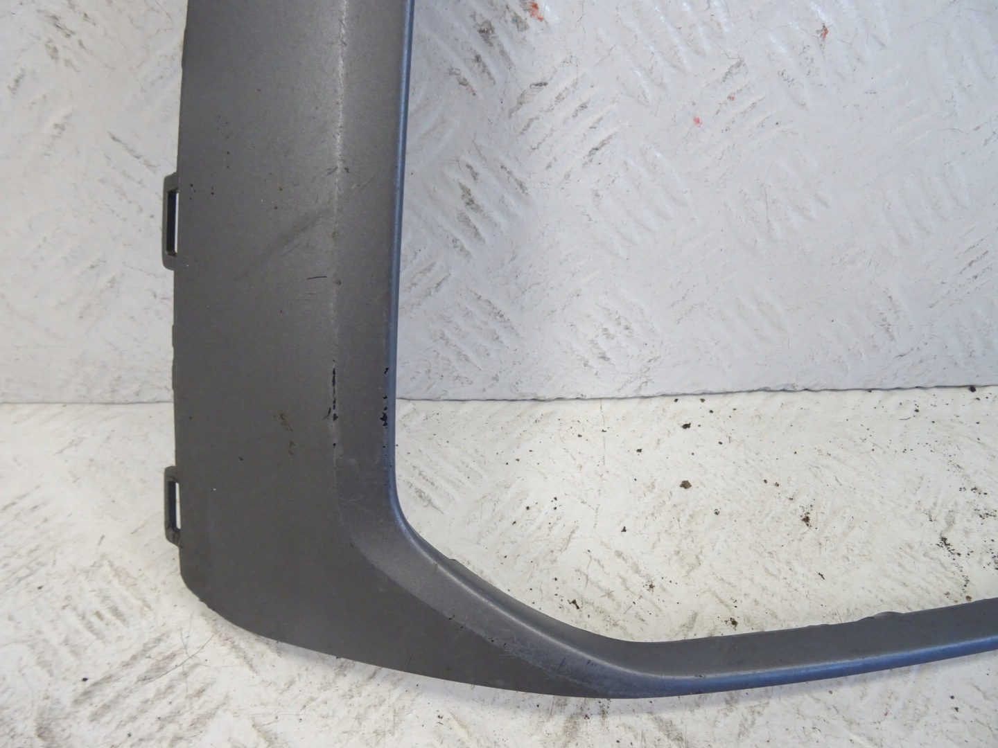 moulding of a bumper front front right AUDI Q7 4M LIFT S-LINE 4M0807300A