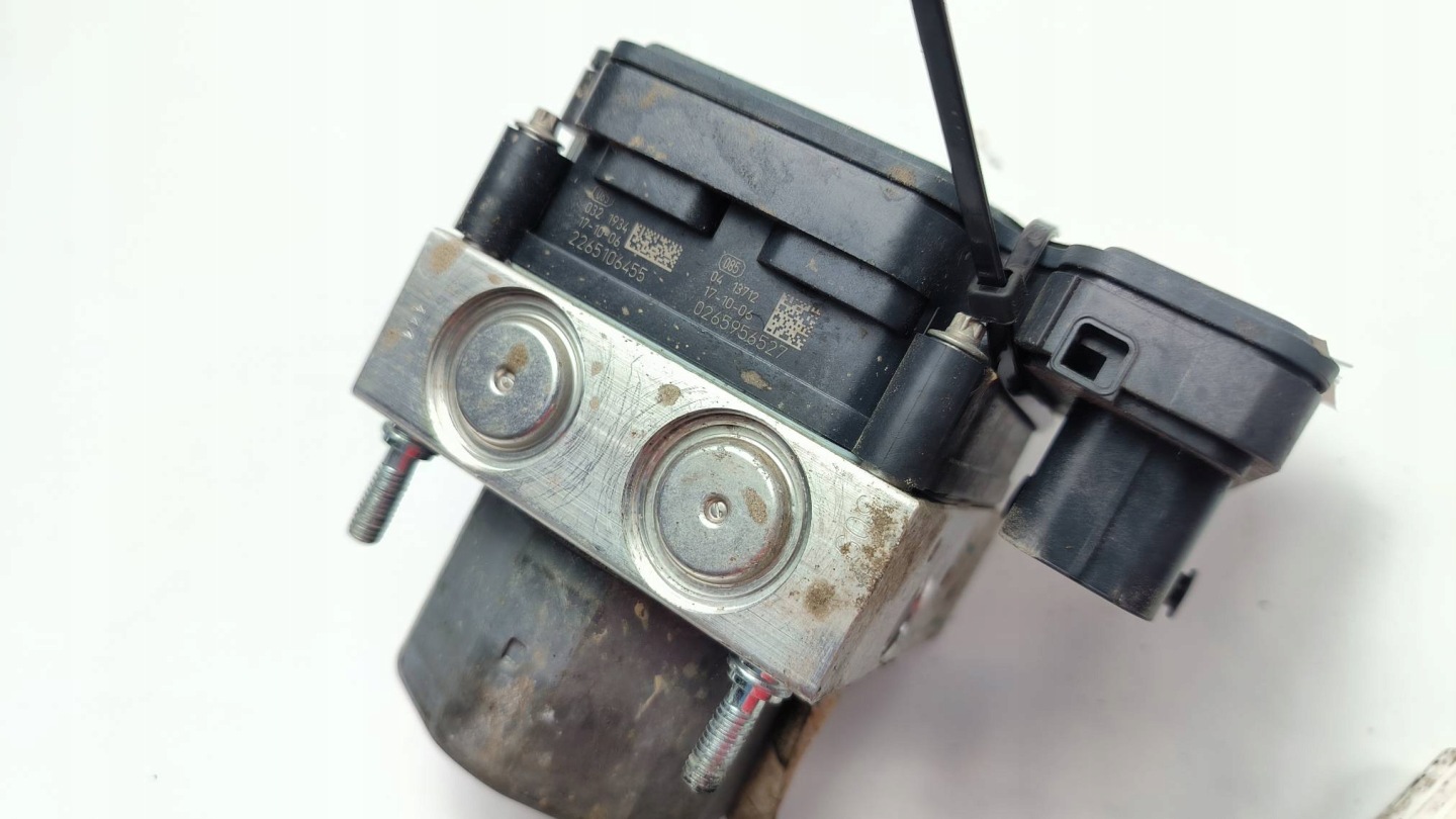 pump ABS brake 476605200R RENAULT KADJAR