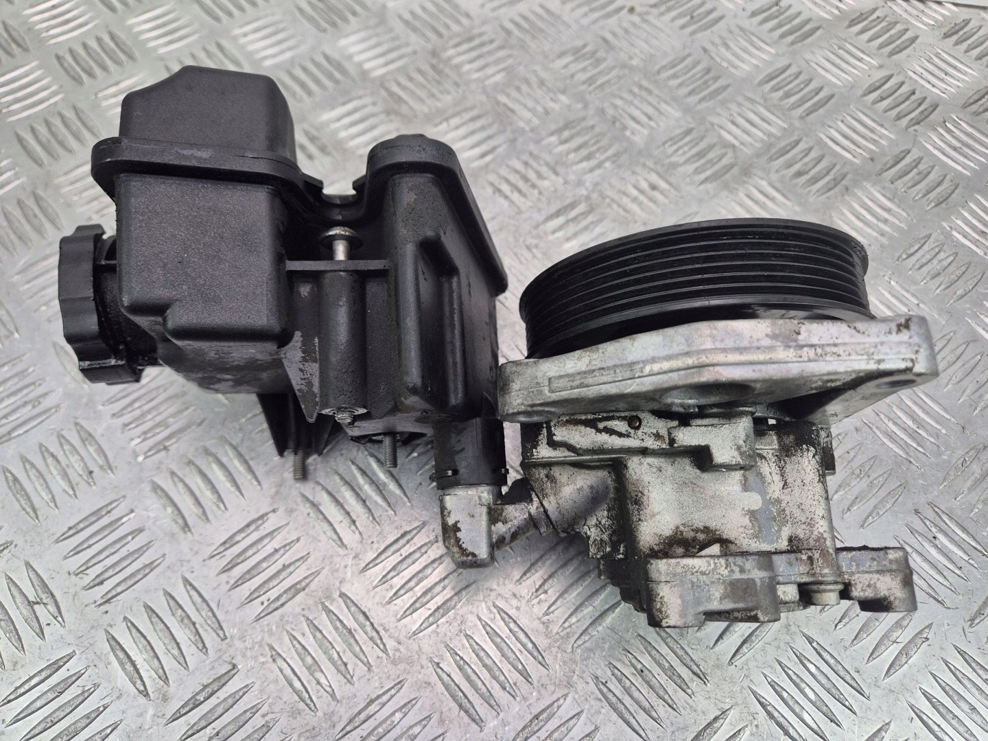 Mercedes ML350 W164 servo pump 272.967 0054662201