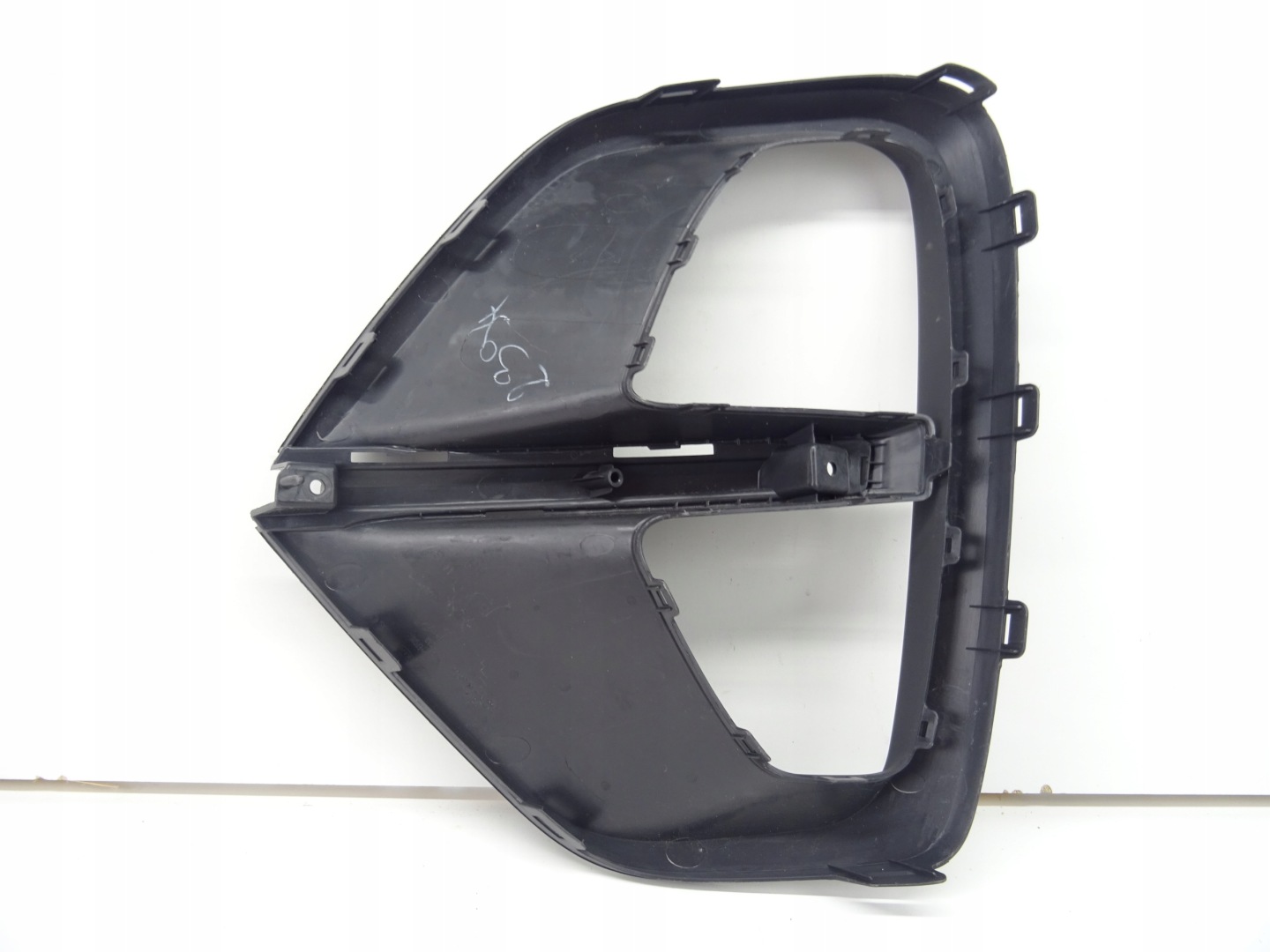 KIA SPORTAGE 4 LIFT grid right grille