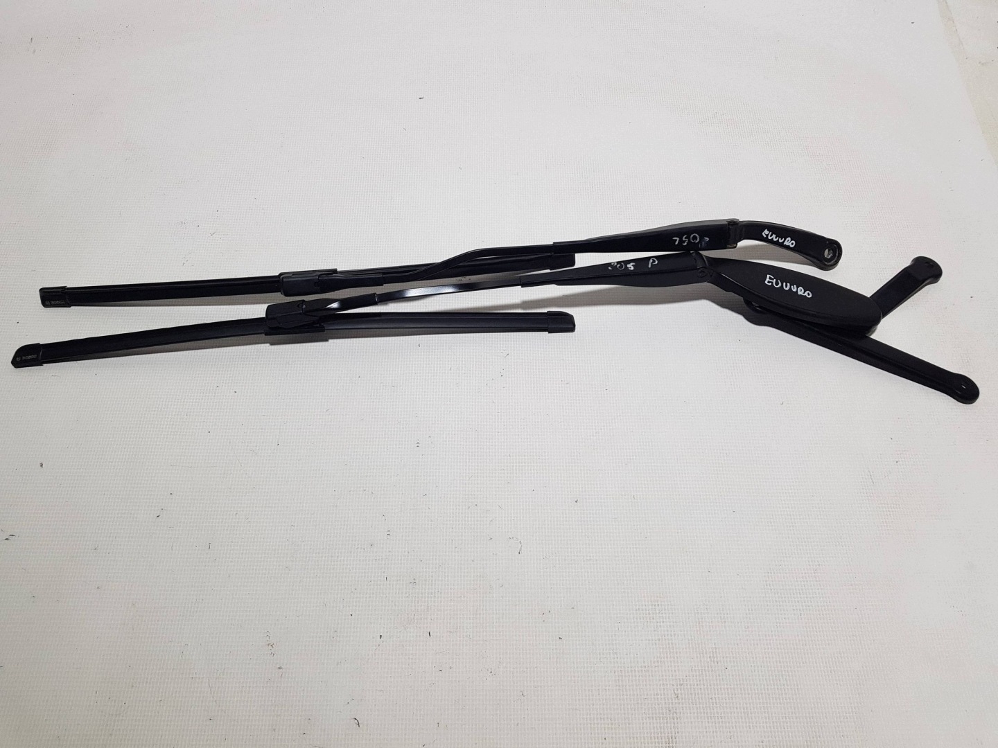MERCEDES W205 wiper arm KOMPLET A2058203501 A2058208301