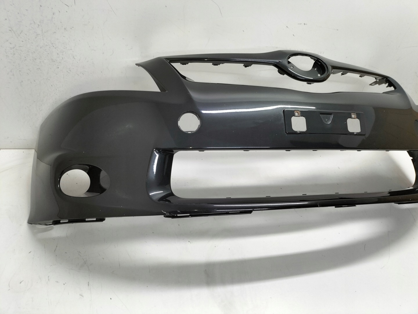 front bumper front TOYOTA AURIS and LIFT 09-12