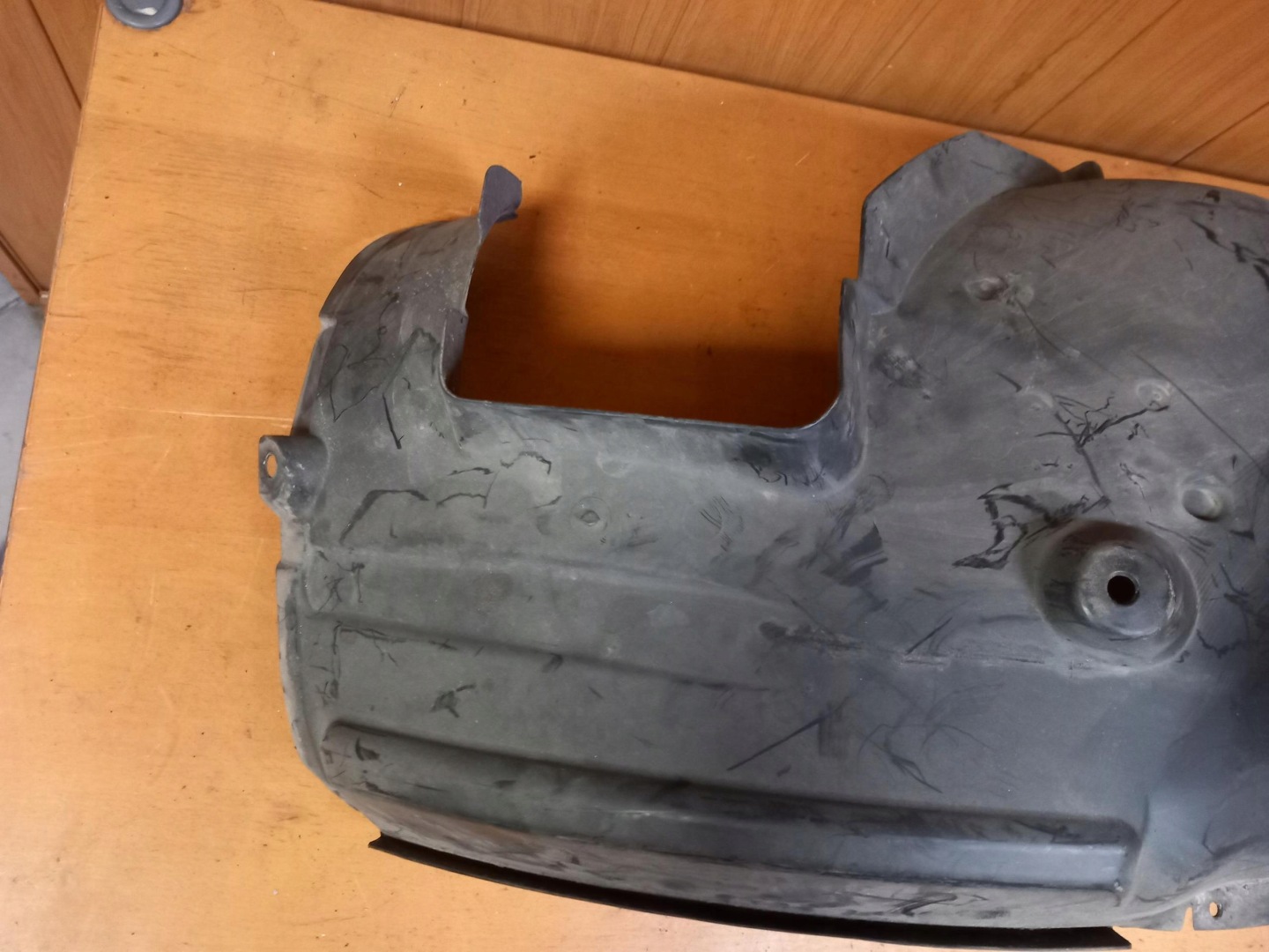 podblatník levý předek BMW SERIA 3 E90 E91 7059377 05-12