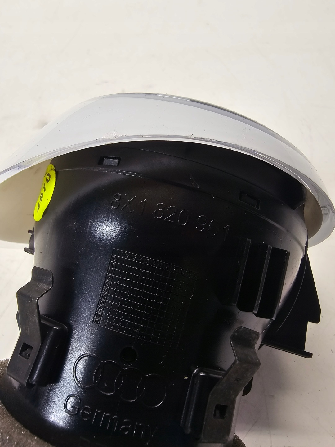 grid air conditioning devices left AUDI A1 8X LIFT 8X1820901 BIALA