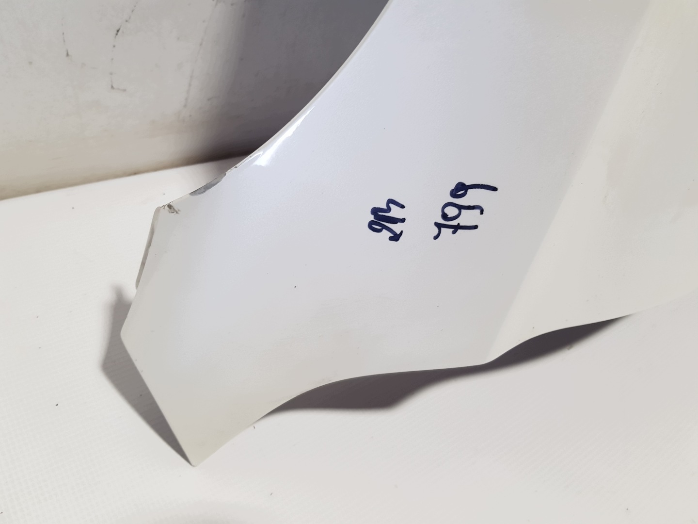 fender right front MERCEDES W213 799