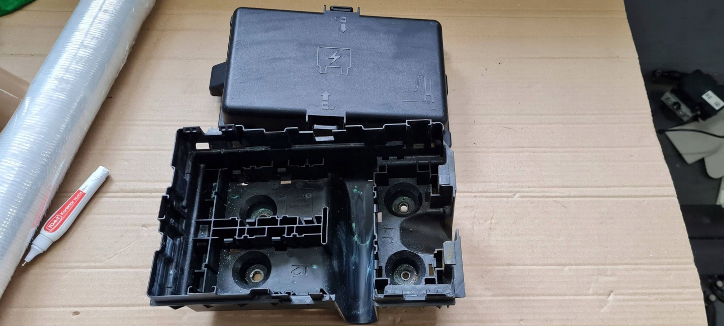 Chrysler Pacifica 2022 Boîte Poignée Module fusibles 68239267AC