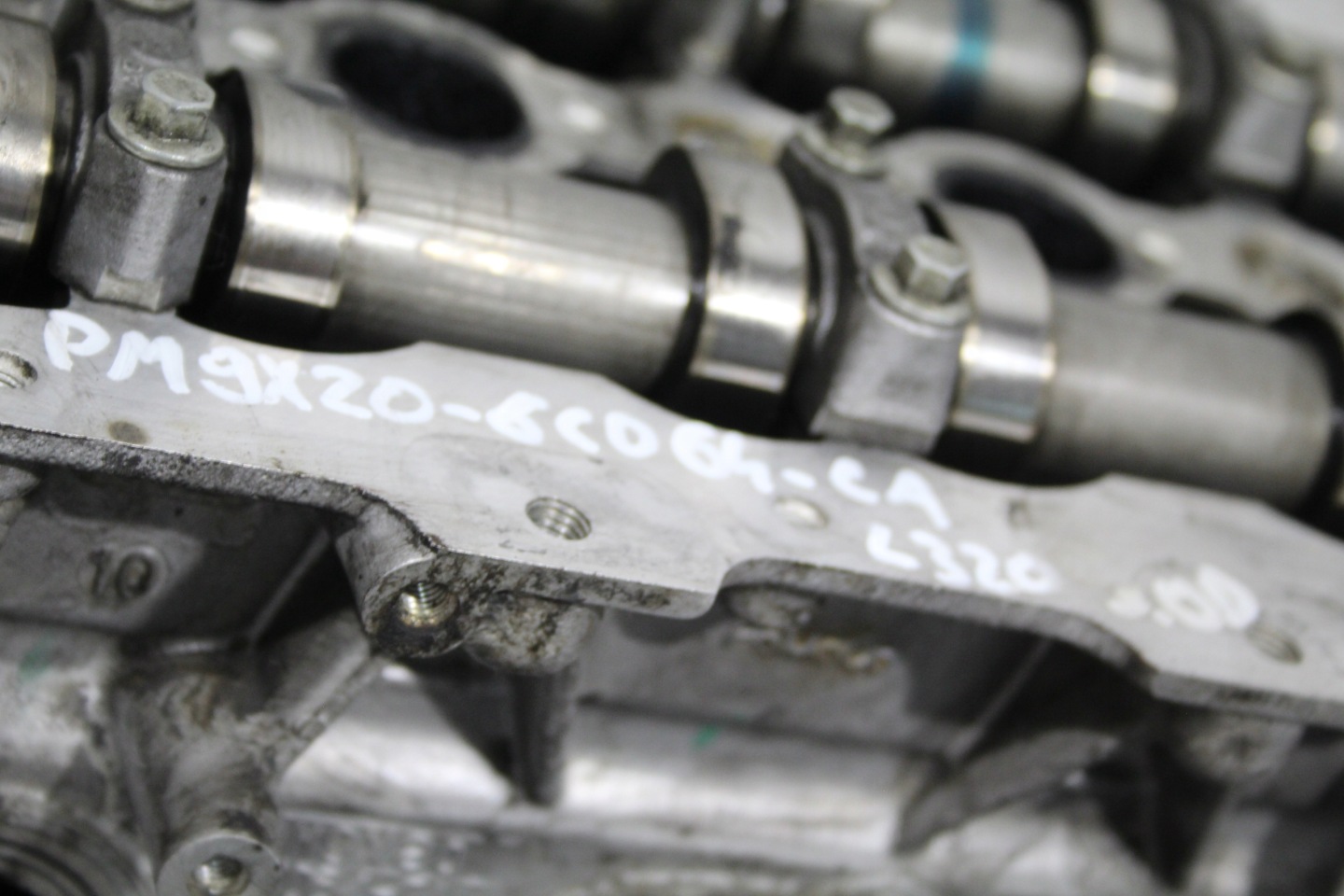 hlava ventily vačky RANGE ROVER SPORT L320 3,0 D 9X2Q-6C064-CA