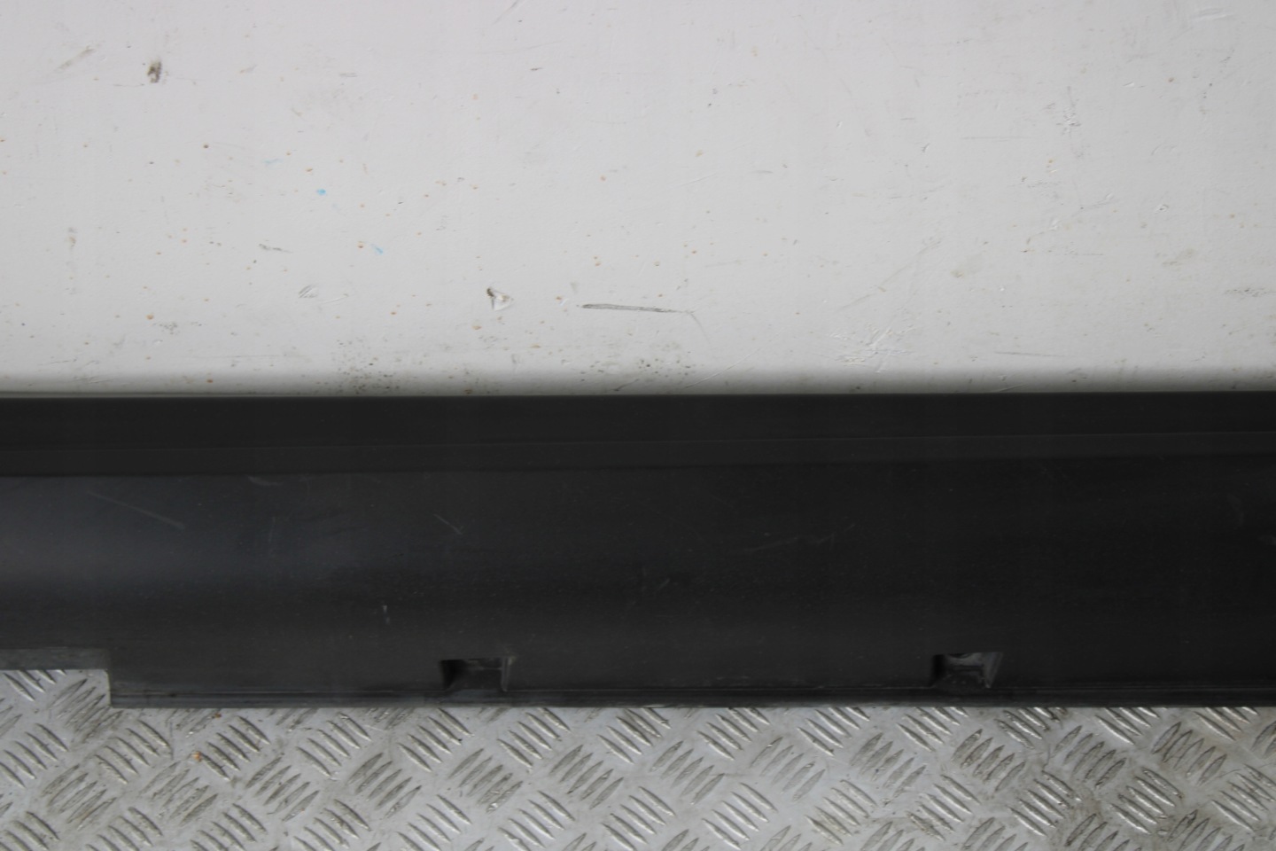 cap threshold threshold INFINITI QX70 76851-1CA0A