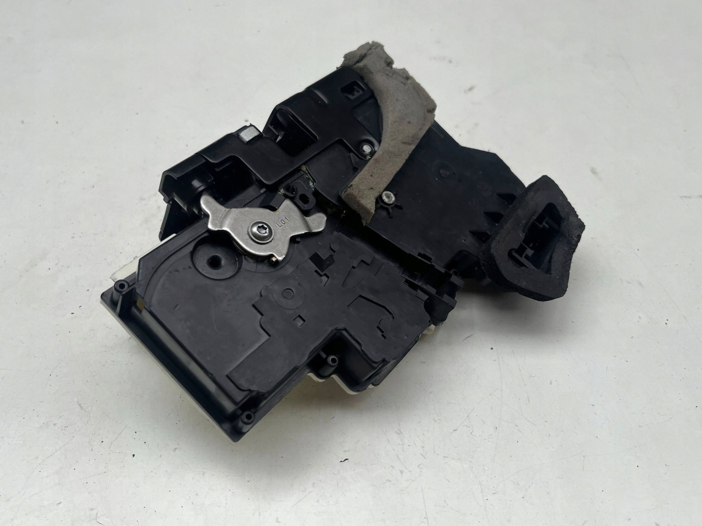 AUDI A6 A7 C8 lock door left rear part 4K0839015P @M