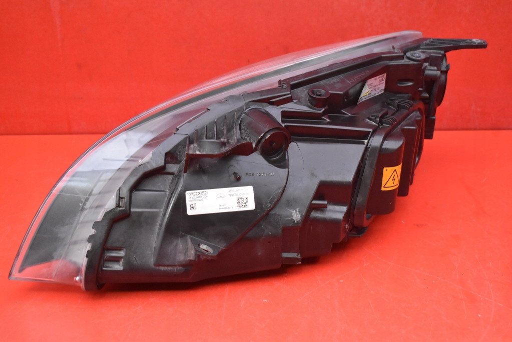 REFLEKTOR right light front XENON EU 31283333 VOLVO V40 2 II 12-16