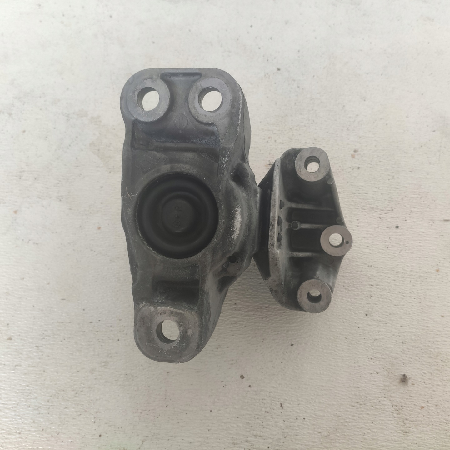 NISSAN X-TRAIL T33 2023 1.5 engine mount