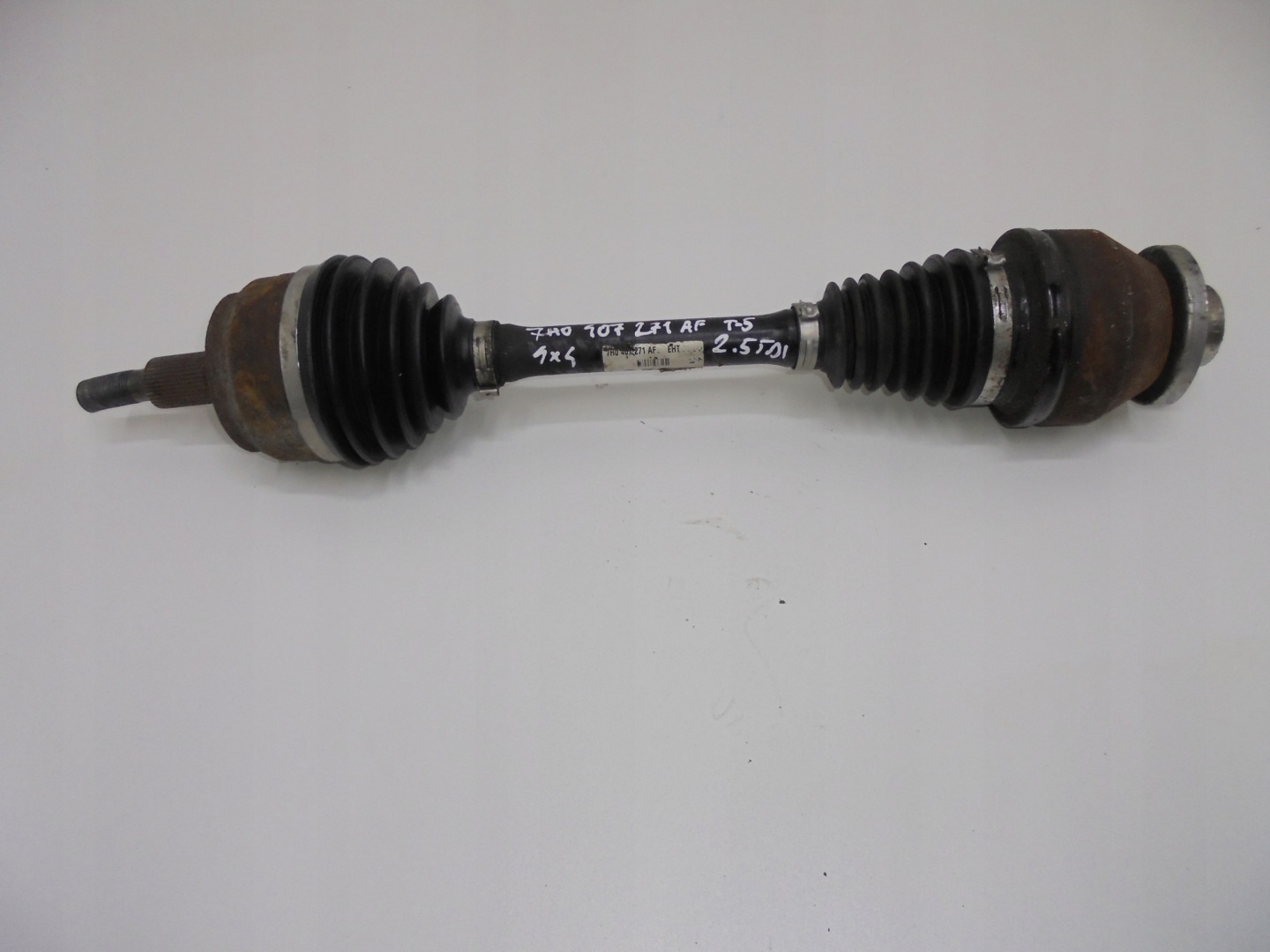 VW T5 2.5 TDI 4X4 semi-axis left 7H0407271AF