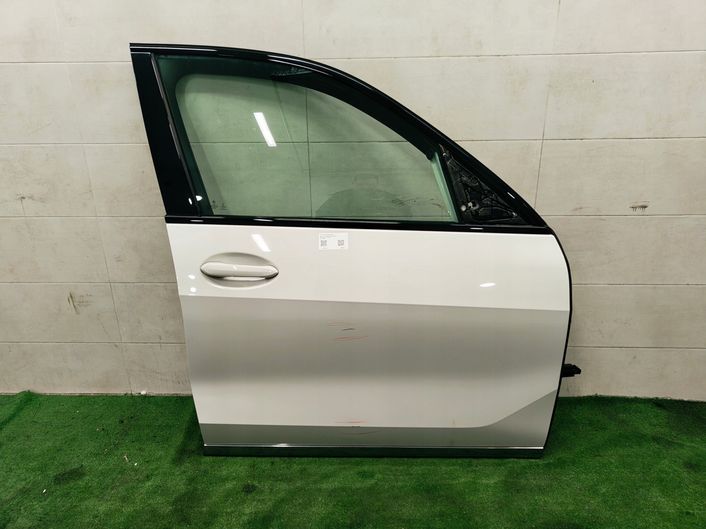 BMW X7 G07 door right front A300