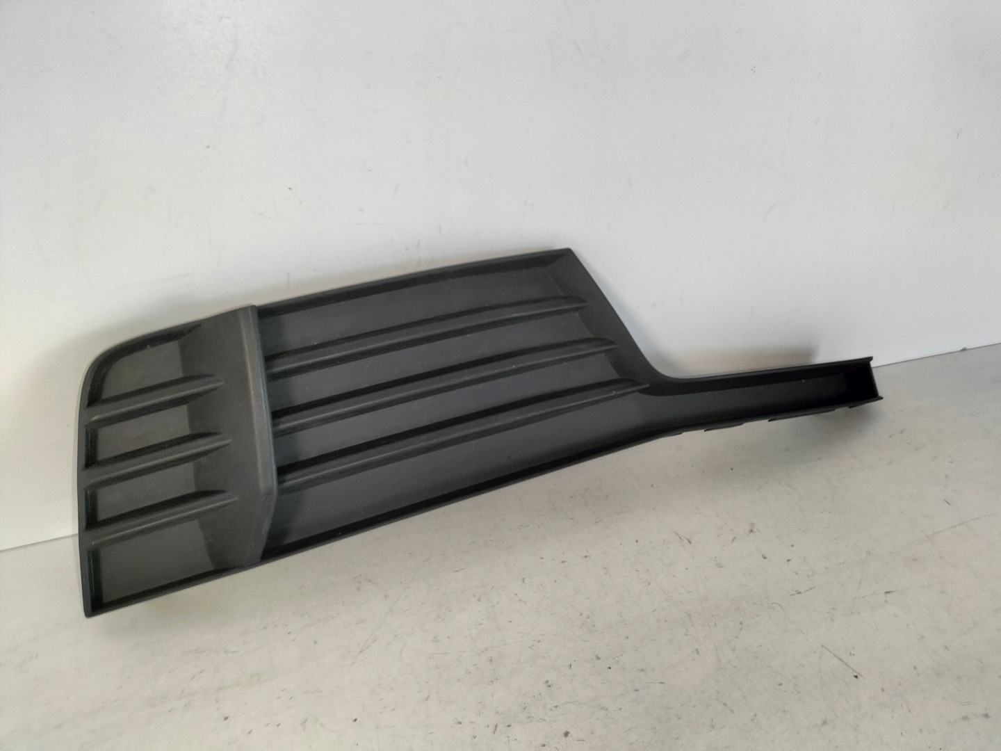 grille grid of a bumper front right AUDI A3 8V LIFT 16- HB