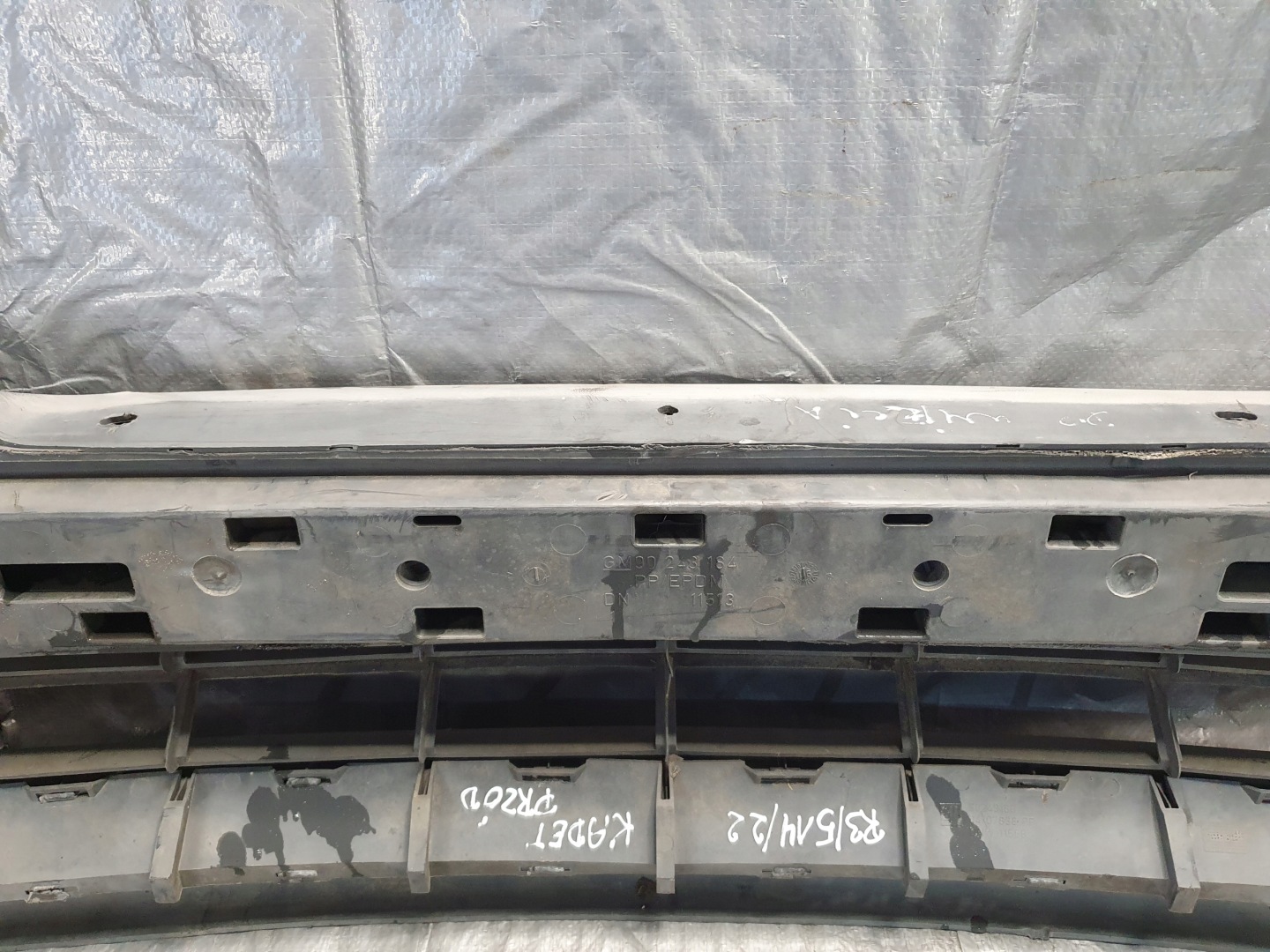 nárazník předek OPEL KADETT E LIFT 89-91R