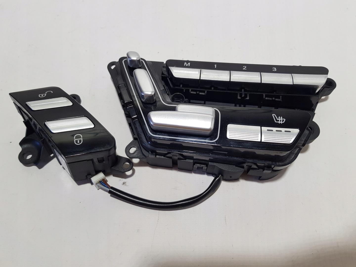 PANEL Siège Gauche MERCEDES W221 2218702079