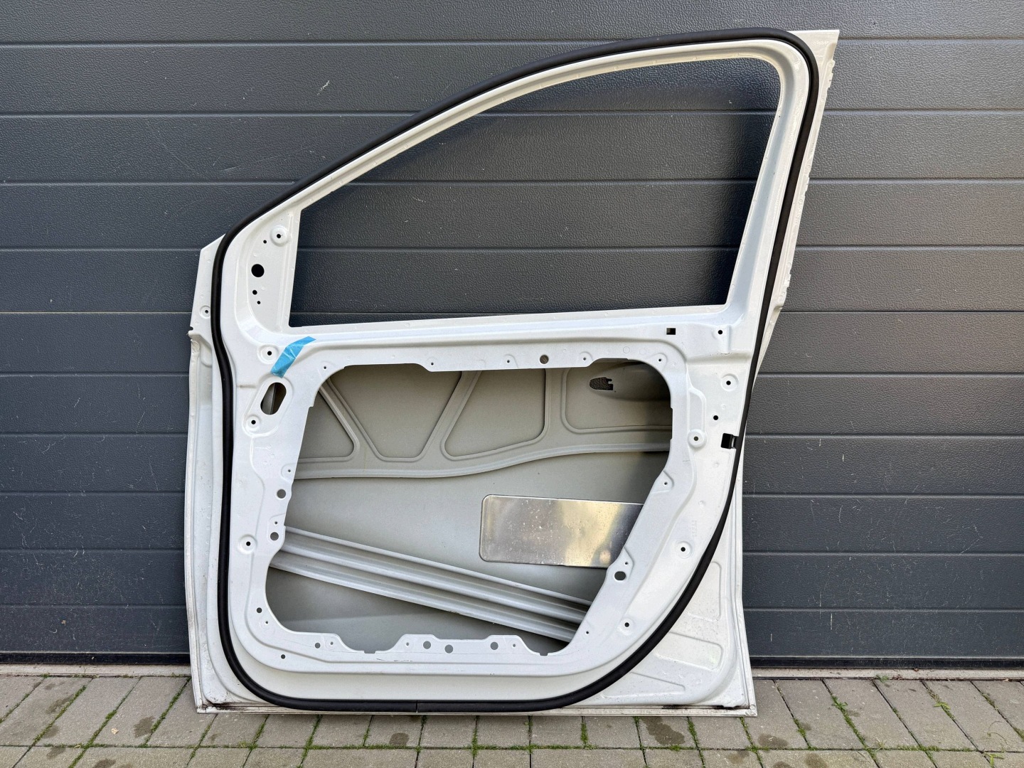 Mercedes B 247 door right front front