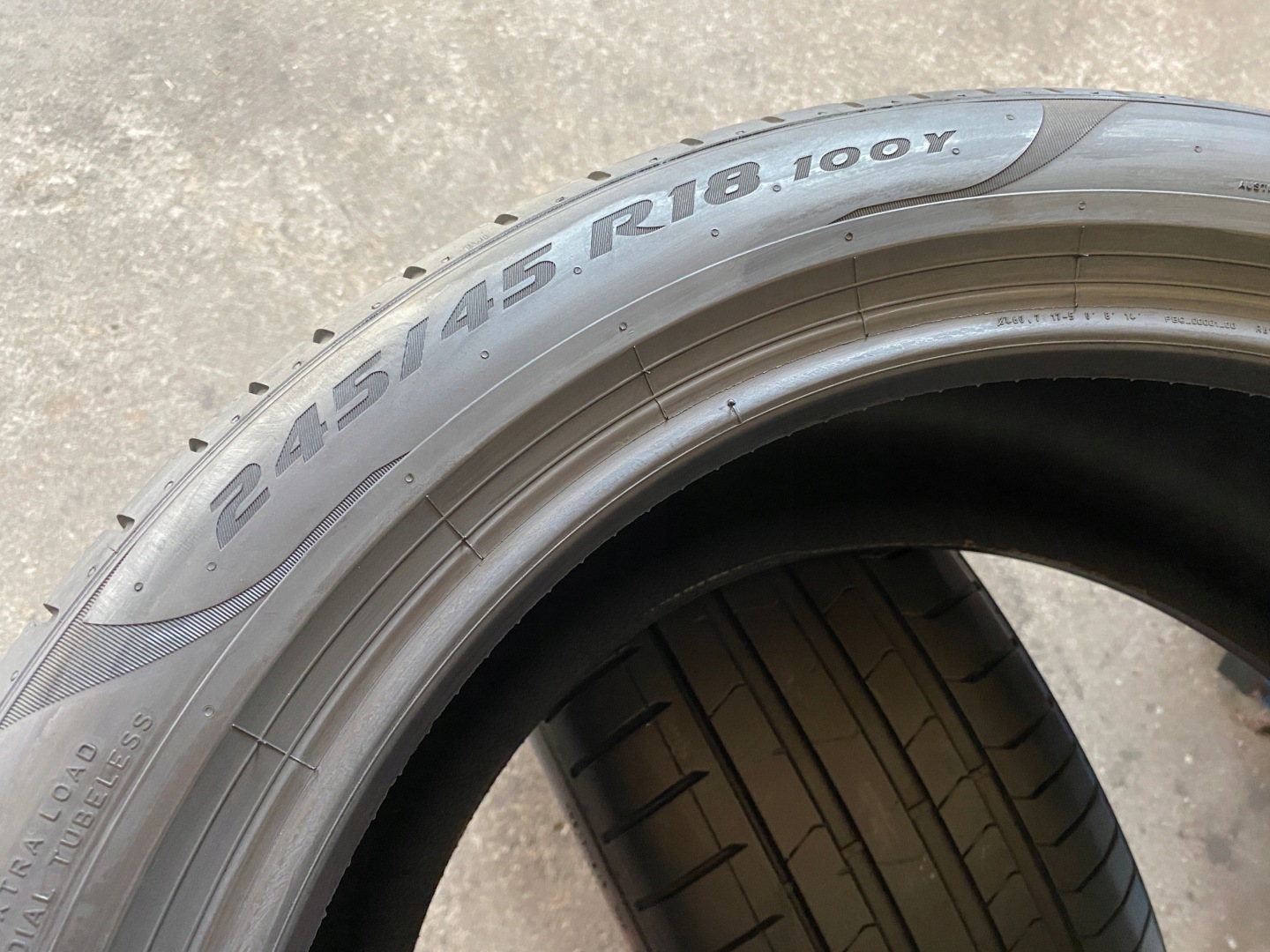 2 tyres summer 245/45R18 Pirelli P ZERO 6mm