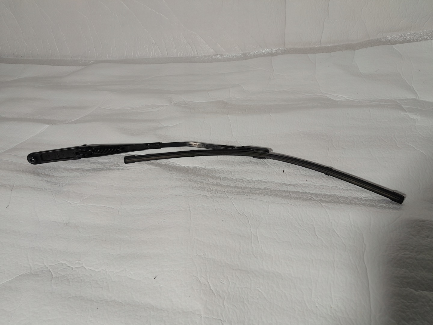 AUDI A4 B9 wiper arm left 8W1955407