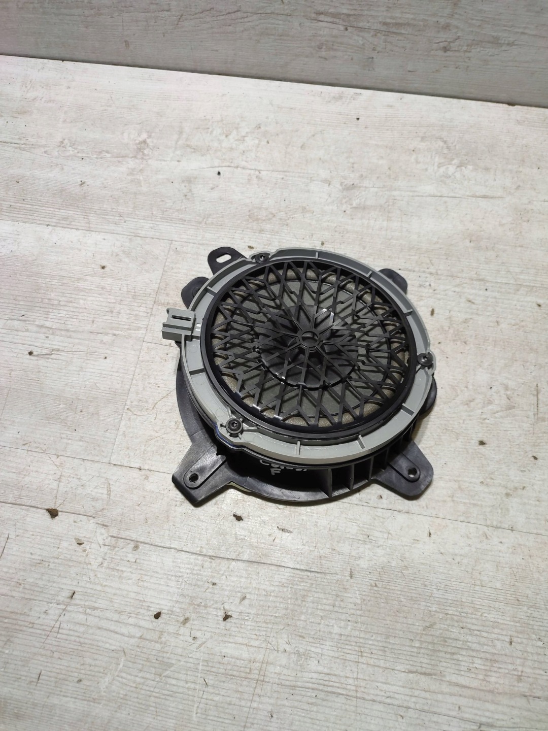 Opel Corsa F 2022 rear part side left speaker