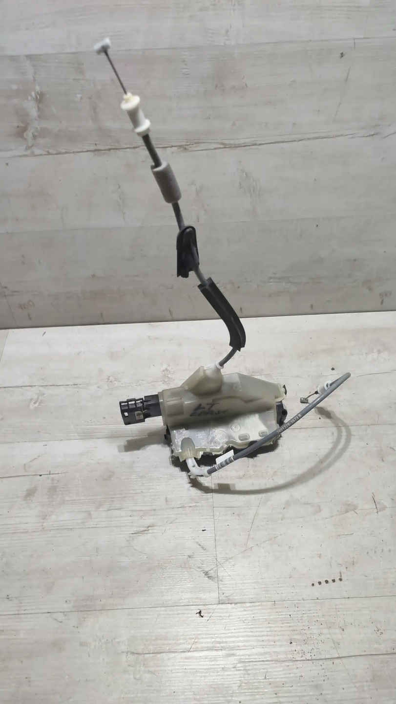 Opel Corsa F 1.2 22r. rear part side left lock door