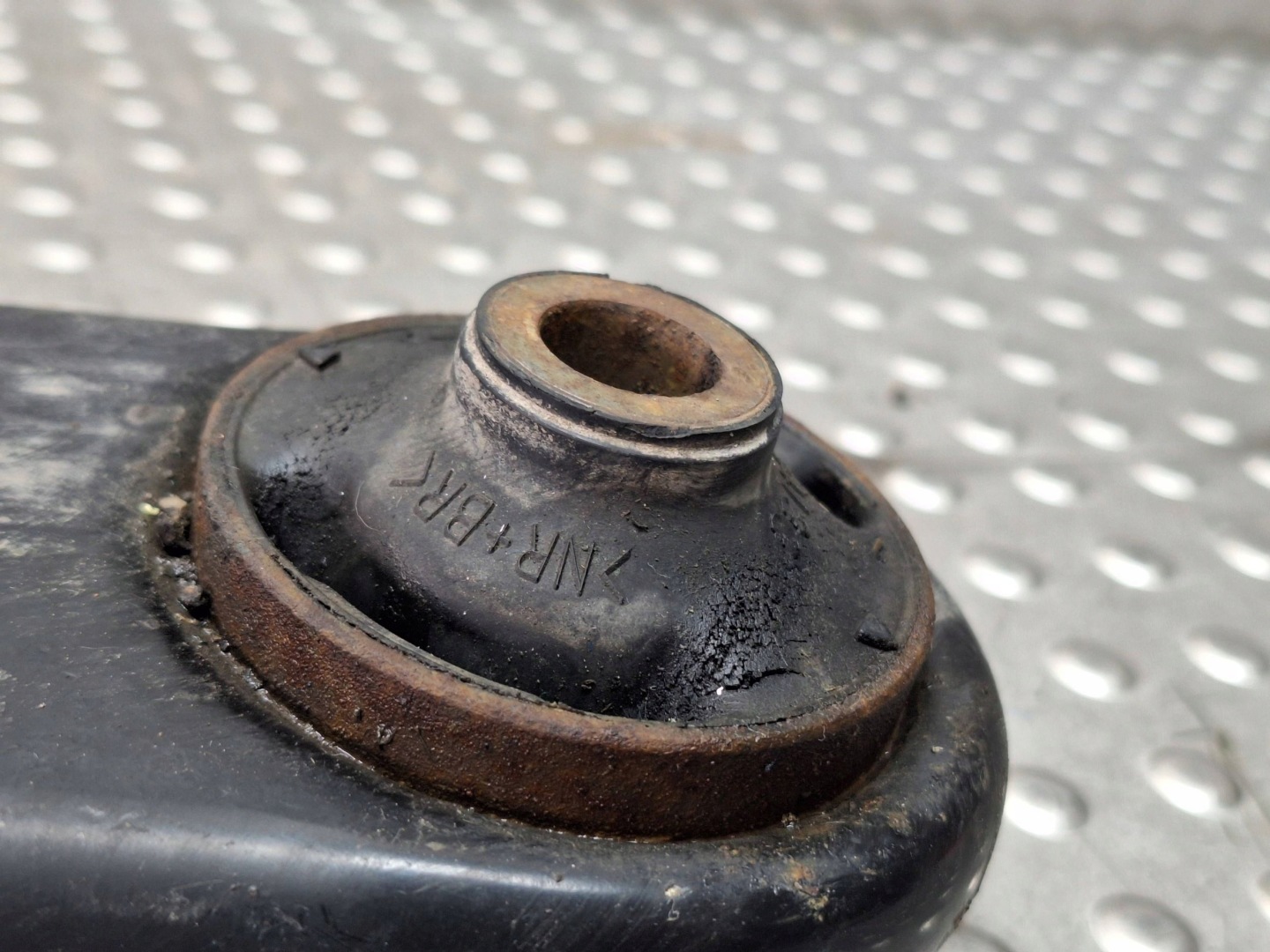arm left front MITSUBISHI OUTLANDER II 06-12