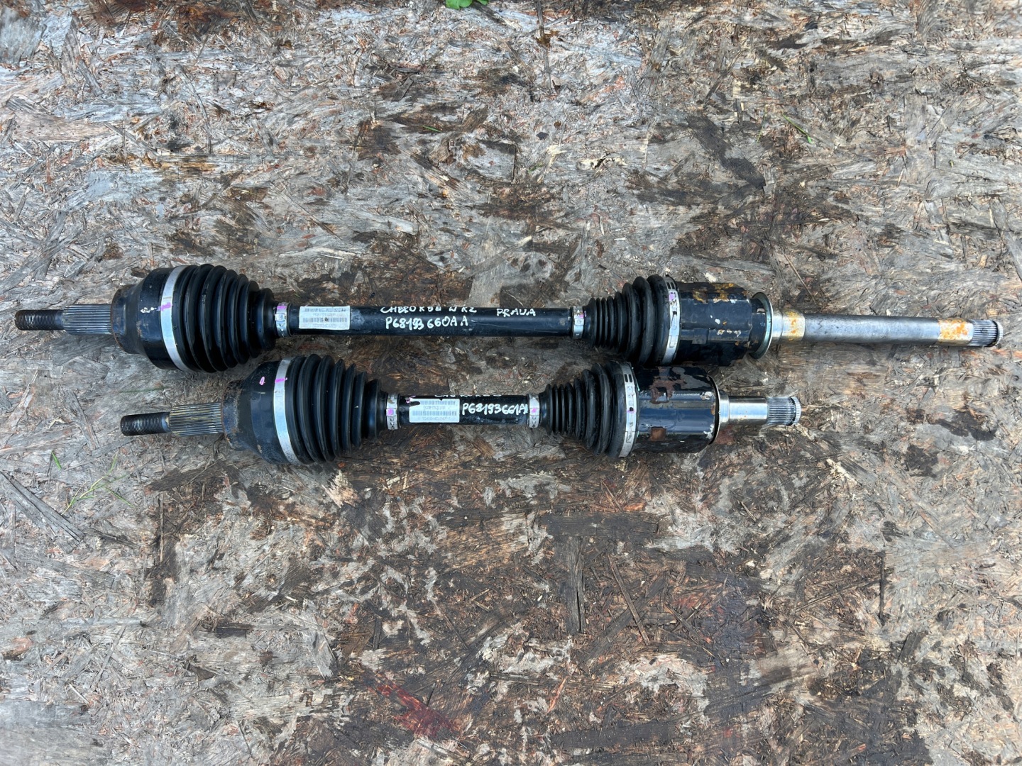 semi-axis left front JEEP GRAND CHEROKEE WK2 P68193661AA