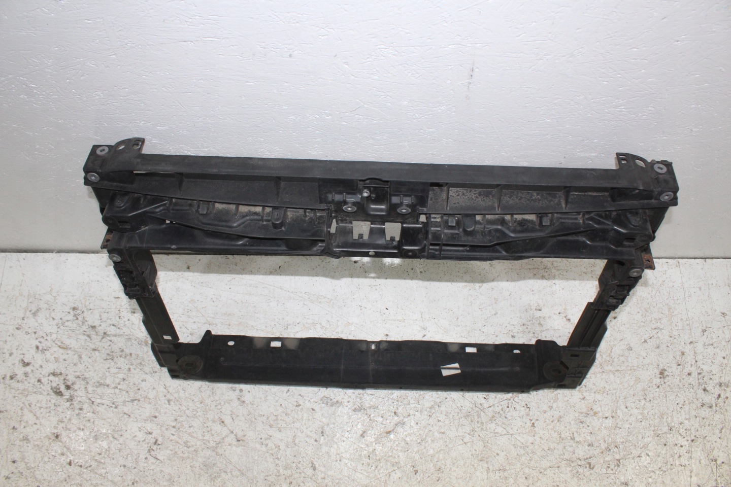 VW Golf VII pillar iron support panel for radiators 5G0805594R