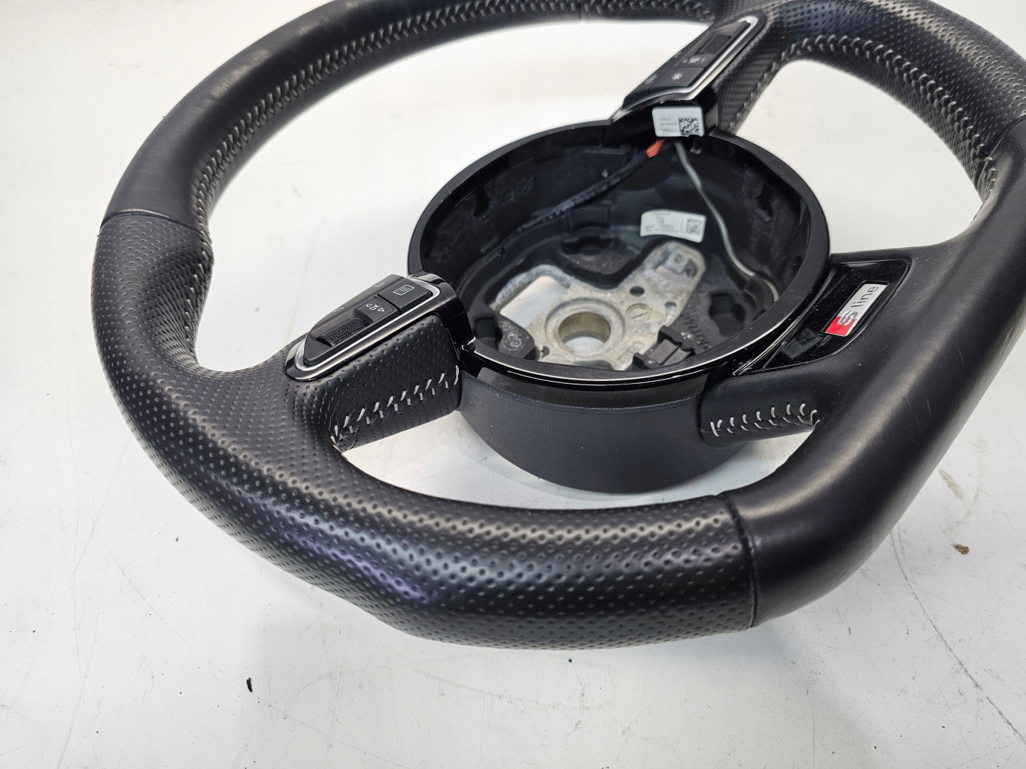 steering wheel, leather S-LINE 3-RAMIENNA AUDI A3 8V 8V0419091R **2**