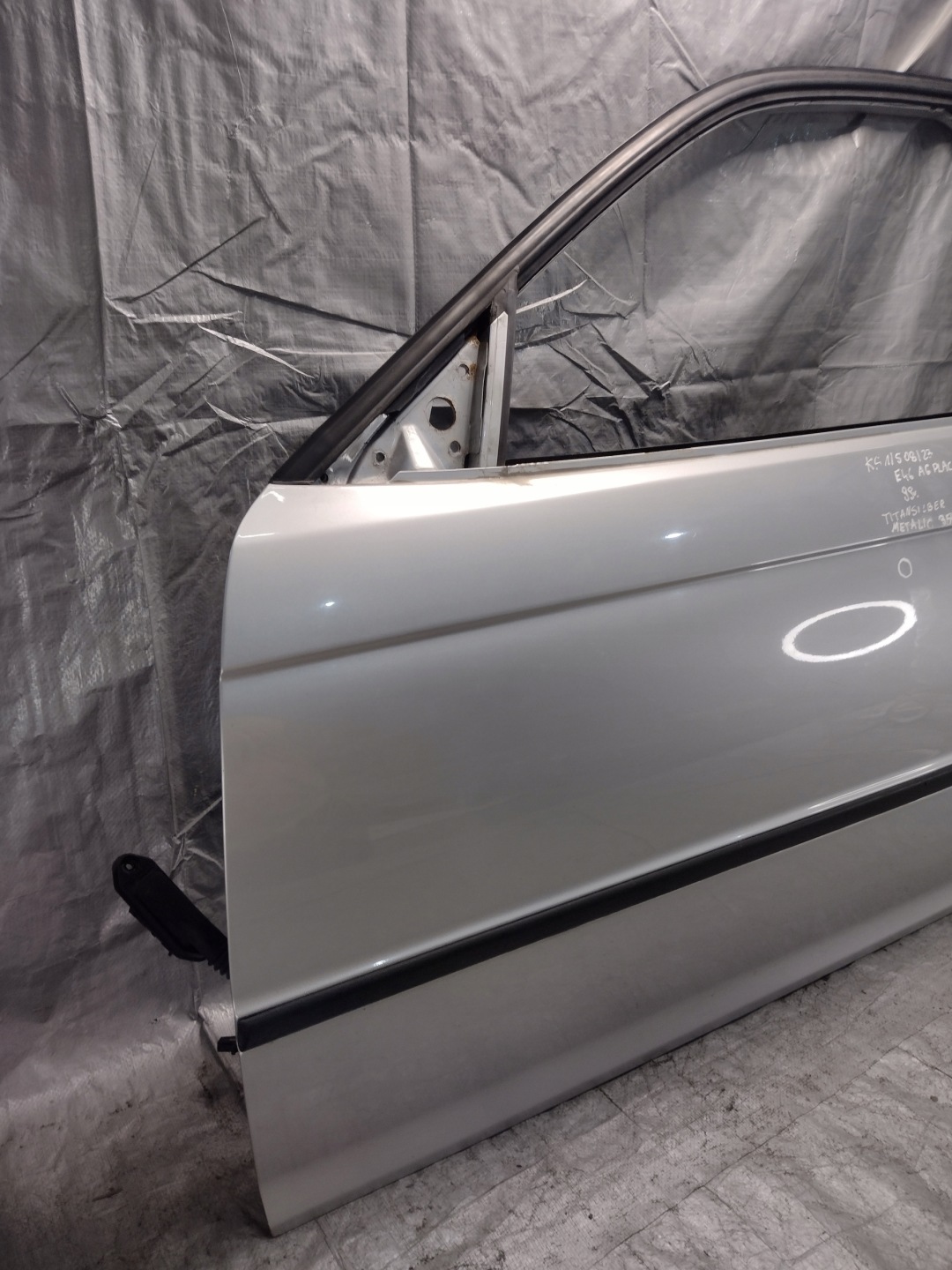 door front left BMW E46 sedan k: Titansilber Metalic 354