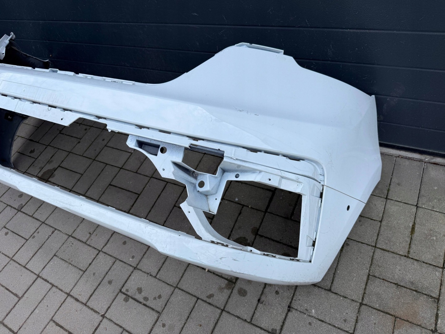 Renault Trafic 4 IV 21- nárazník předek přední