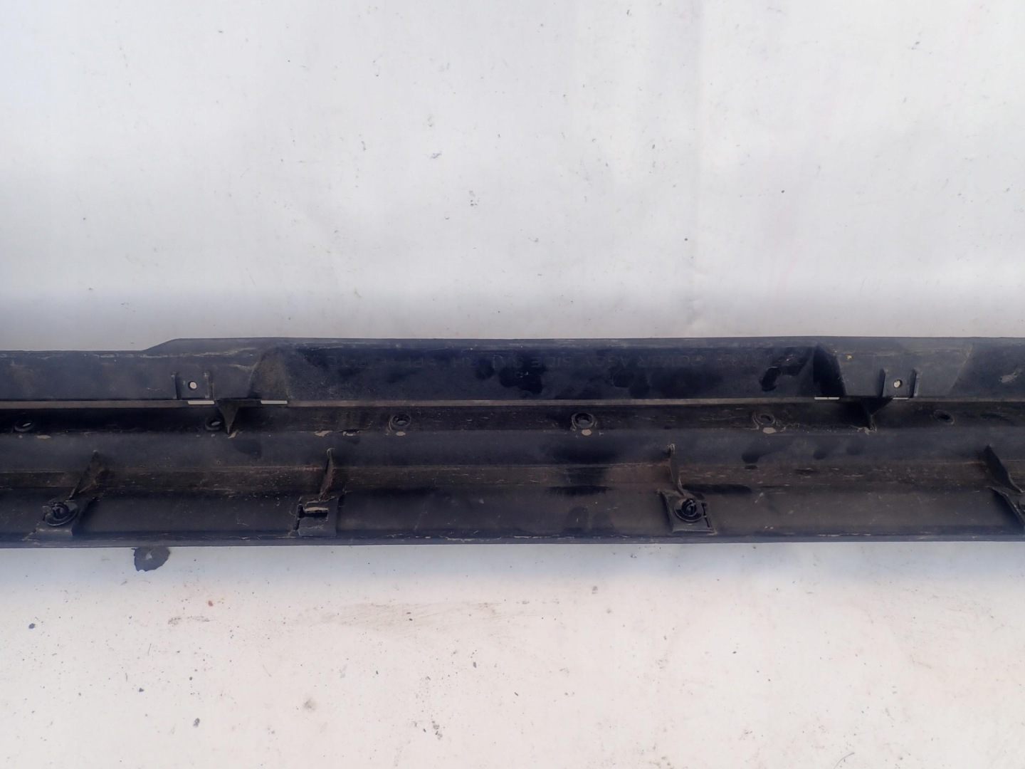 MITSUBISHI ECLIPSE CROSS 18- moulding threshold right
