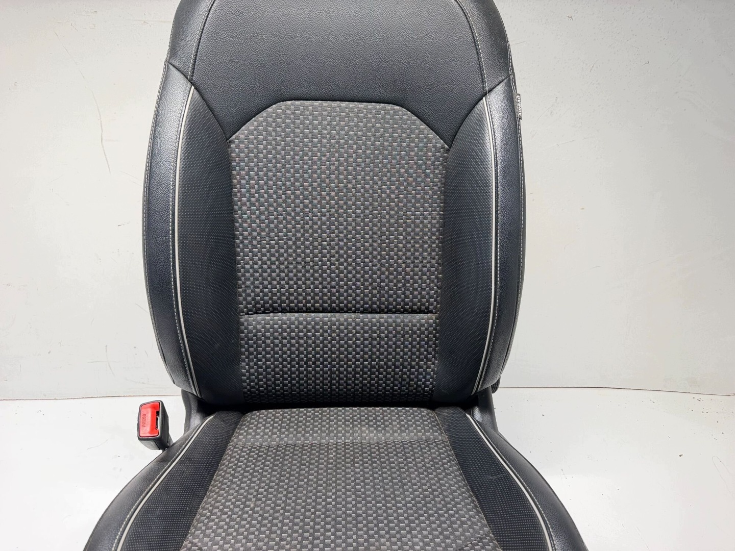 seat left driver´s KIA CEED III POL leather 2017- LADNY