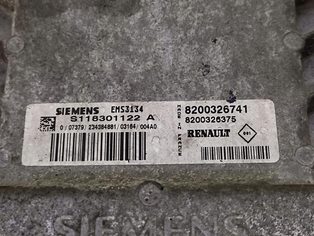 RENAULT CLIO II 1.4 16V control unit of the engine 8200326741