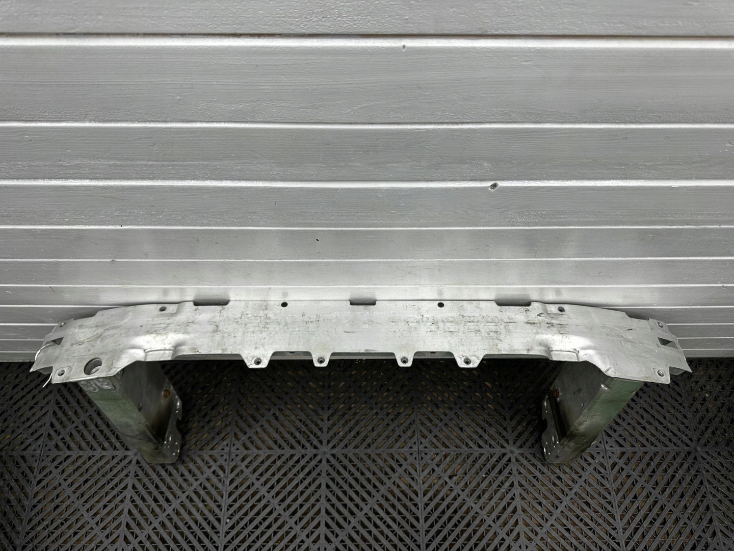 bumper support of the front front BMW X5 G05 16808314