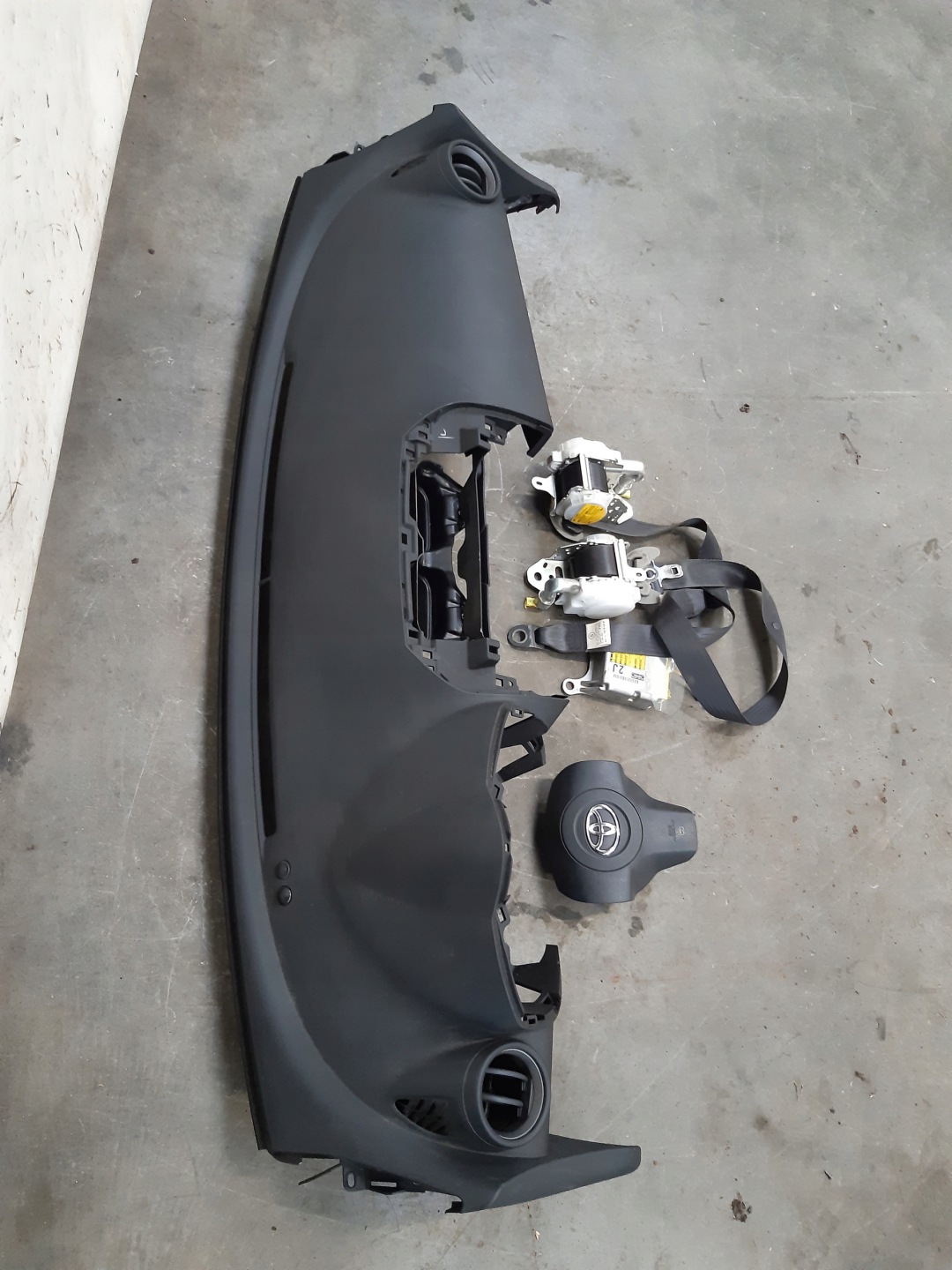 dashboard console airbags tension belts sensor original Toyota RAV4
