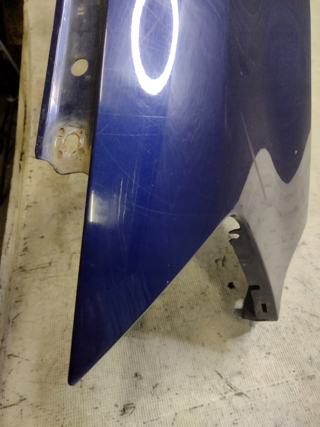 fender left front Volkswagen Fox k: LB5N