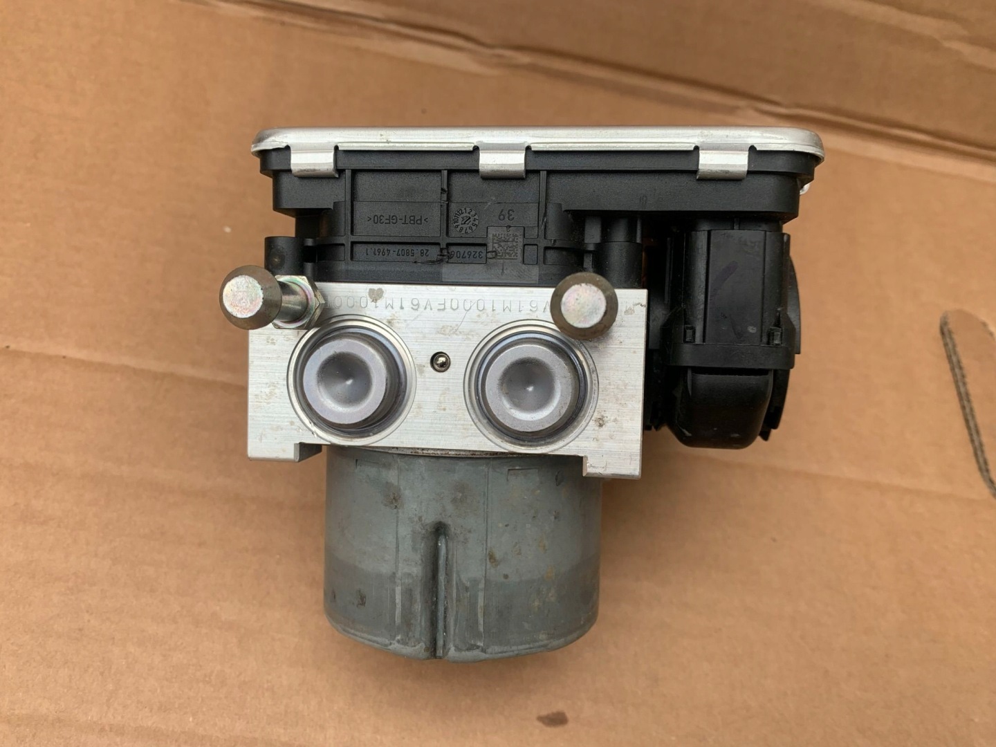 MITSUBISHI OUTLANDER III POMPA ABS 4670B555