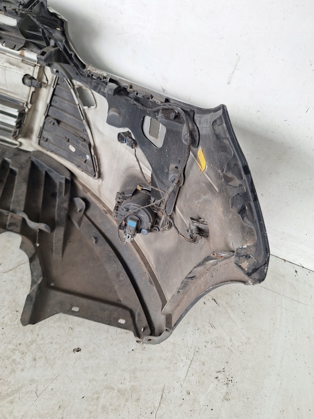 FORD FOCUS MK3 11-14 bumper XENON + 6XPDC