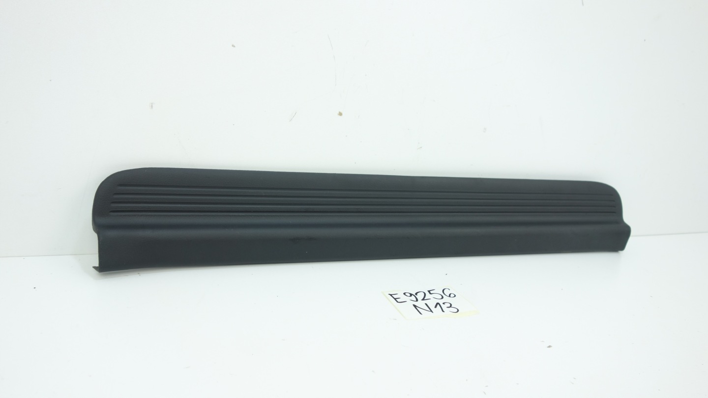 MAZDA XEDOS 1992- moulding cap threshold left front C00168720