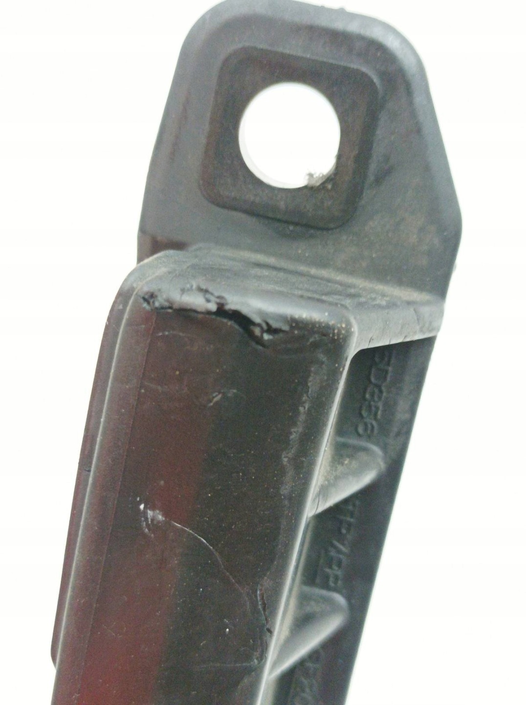 switch bonnet boot Toyota Yaris IV (2020- )