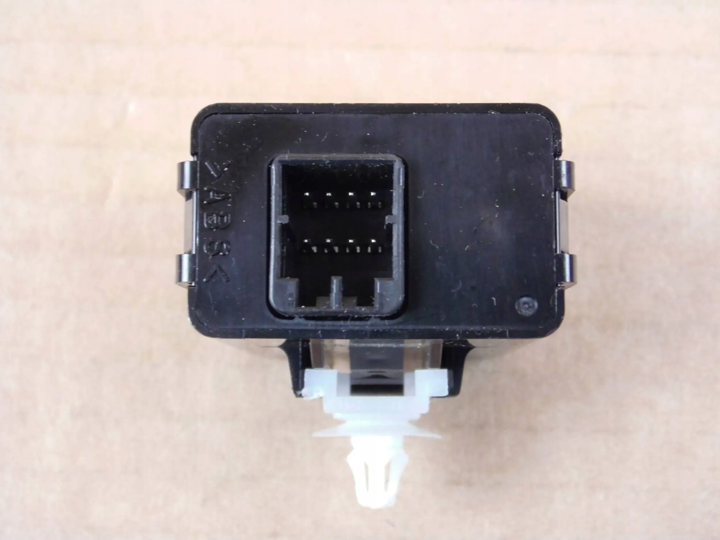 Mitsubishi ASX module control unit relay swiatla STOP 8624A004