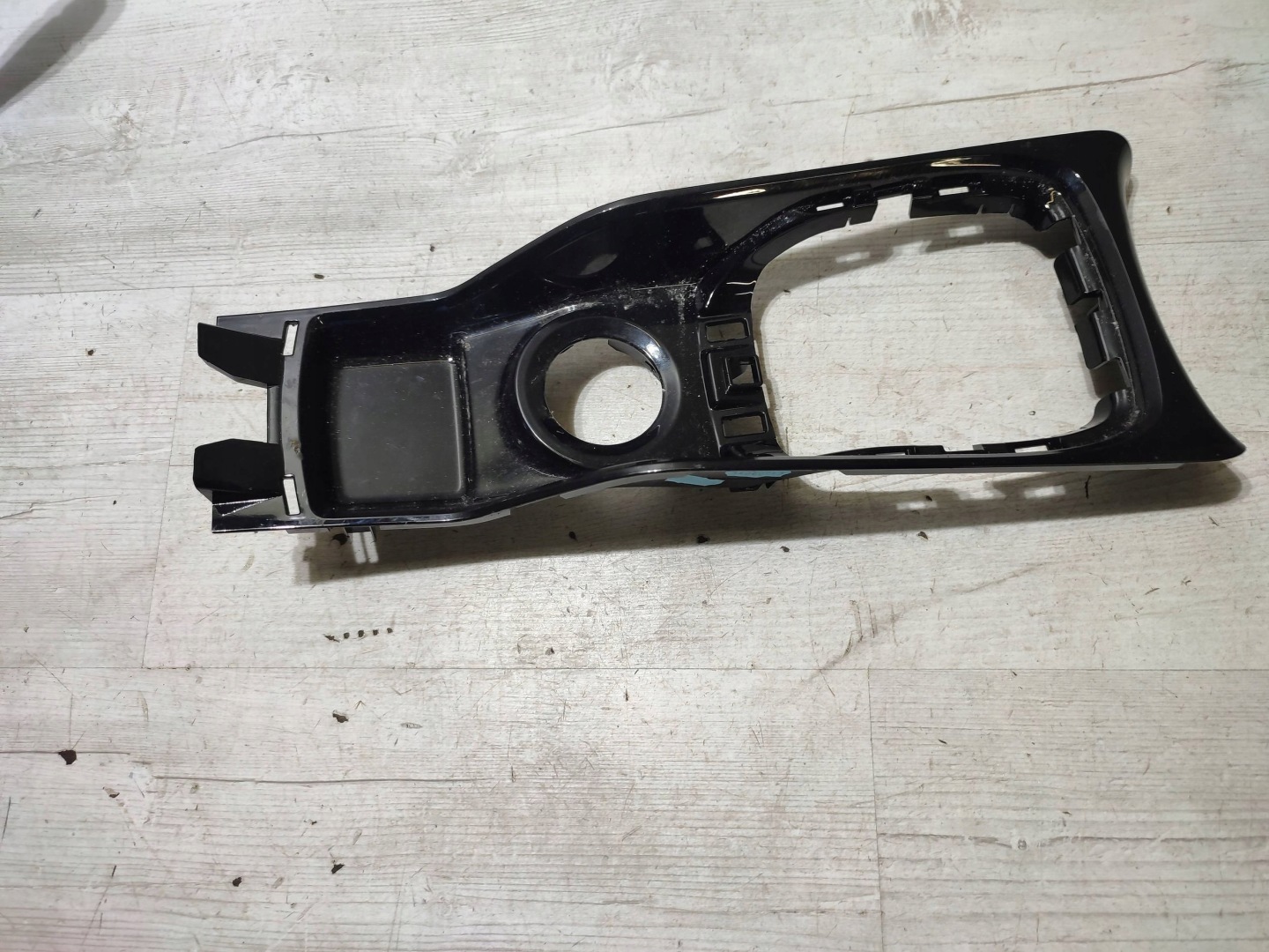 Peugeot 2008 and 2018 frame cover of the dashboard