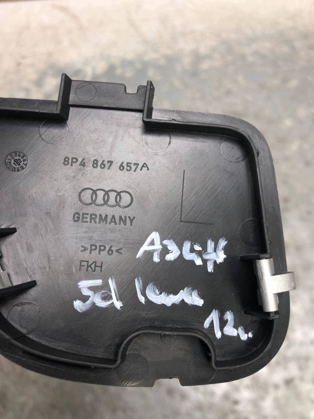 spoiler upholstery boot left AUDI A3 8P LIFT 8P4867657A
