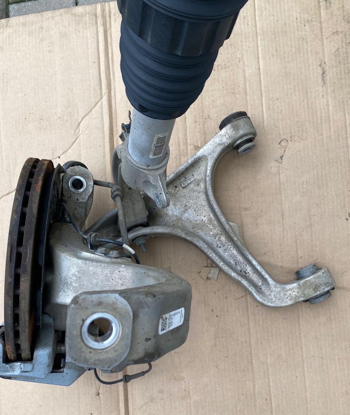 LEVANTE 3.0 D RIGHT SWING SHOCK ABSORBER ARM
